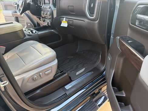 Used 2019 GMC Sierra 1500 SLT w/ SLT Premium Plus Package AWD/4WD image 30