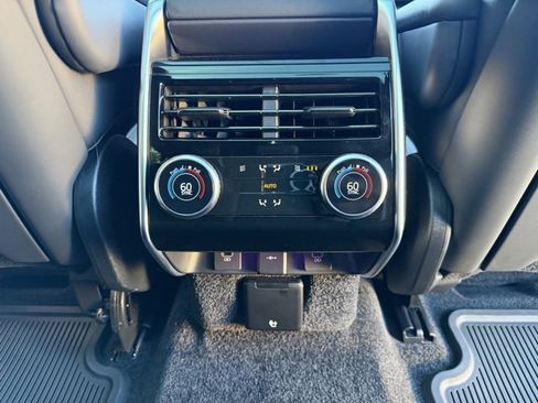 Used 2023 Land Rover Range Rover Long Wheelbase SE image 25