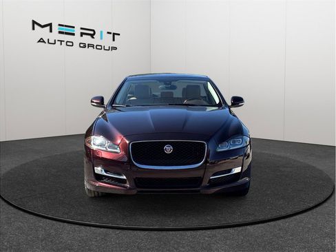Used 2016 Jaguar XJ R-Sport image 3
