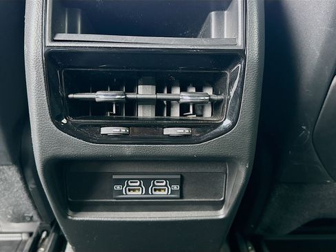 Used 2024 Jeep Grand Cherokee Laredo X RWD image 17