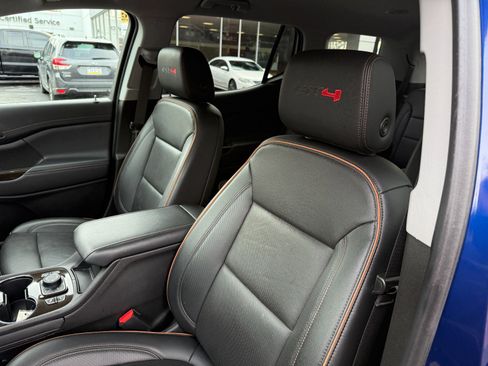 Used 2023 GMC Acadia AT4 w/ Technology Package image 14