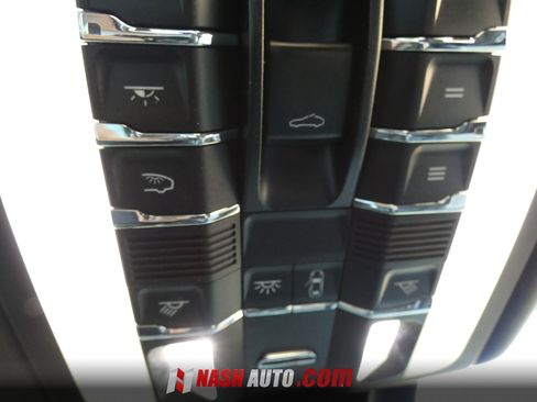 Used 2020 Porsche Macan AWD/4WD image 66