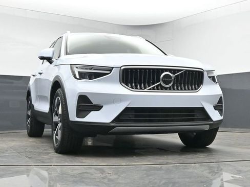 Used 2024 Volvo XC40 B5 Core AWD/4WD image 34