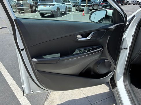 Certified 2022 Hyundai Kona SEL w/ Convenience Package AWD/4WD image 14