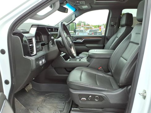 Used 2024 GMC Sierra 3500 Denali AWD/4WD image 13