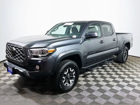 Used 2022 Toyota Tacoma TRD Off-Road AWD/4WD image 3