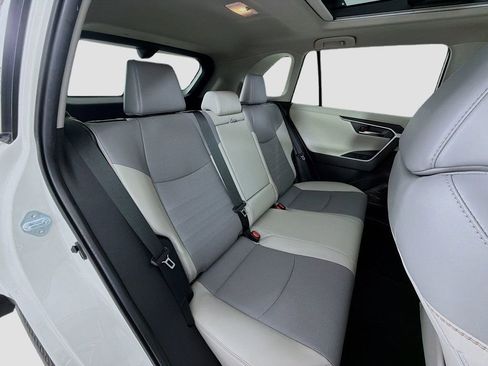 Used 2020 Toyota RAV4 Limited image 29