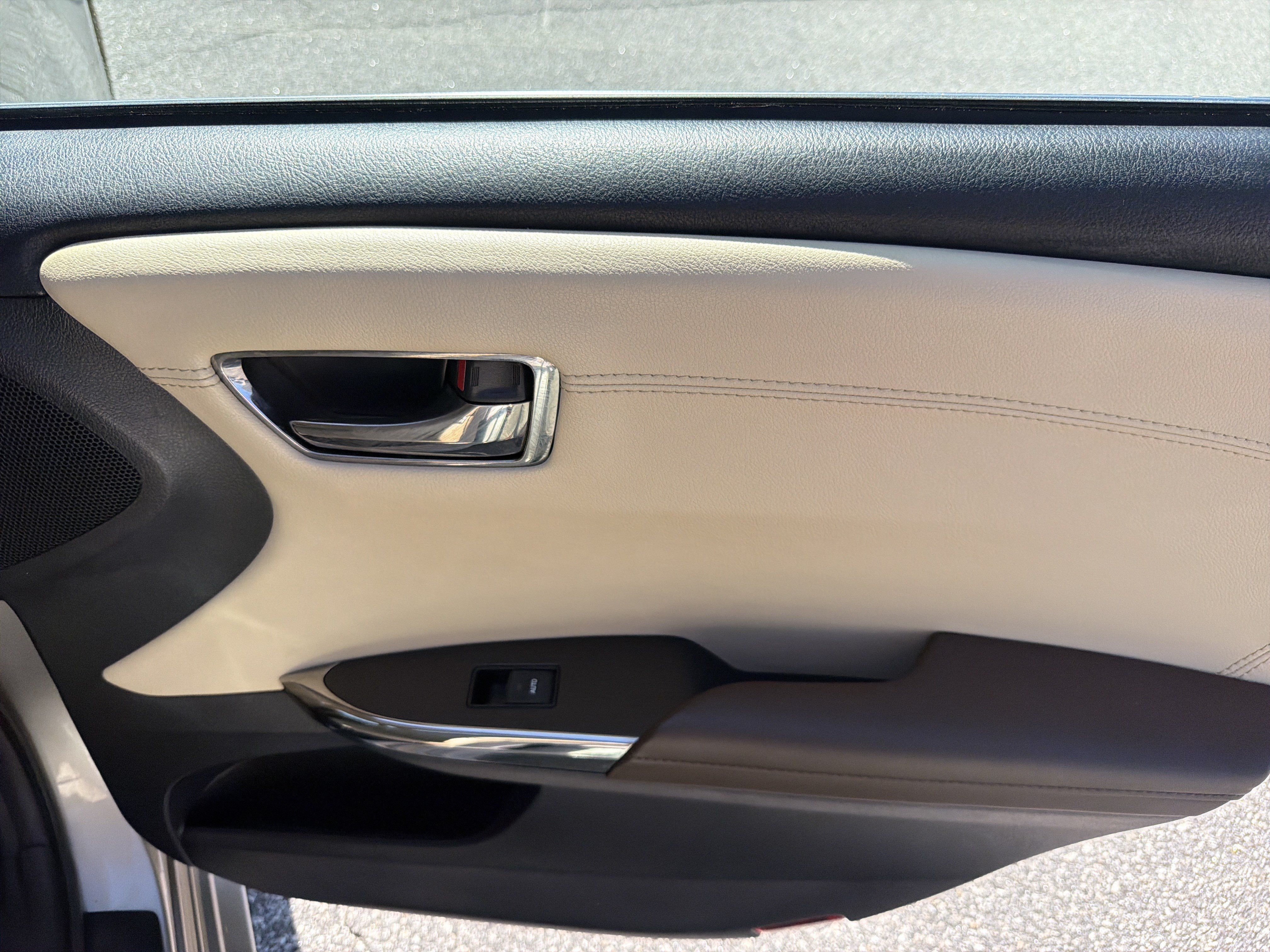 Used 2014 Toyota Avalon XLE FWD image 27