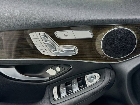 Used 2016 Mercedes-Benz GLC 300 4MATIC w/ Multimedia Package image 18