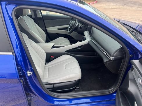 Used 2024 Hyundai Elantra Limited FWD image 18