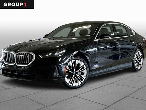 Used 2025 BMW i5 eDrive40i w/ Premium Package image 1
