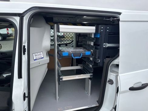 Used 2022 Ford Transit Connect XL image 8