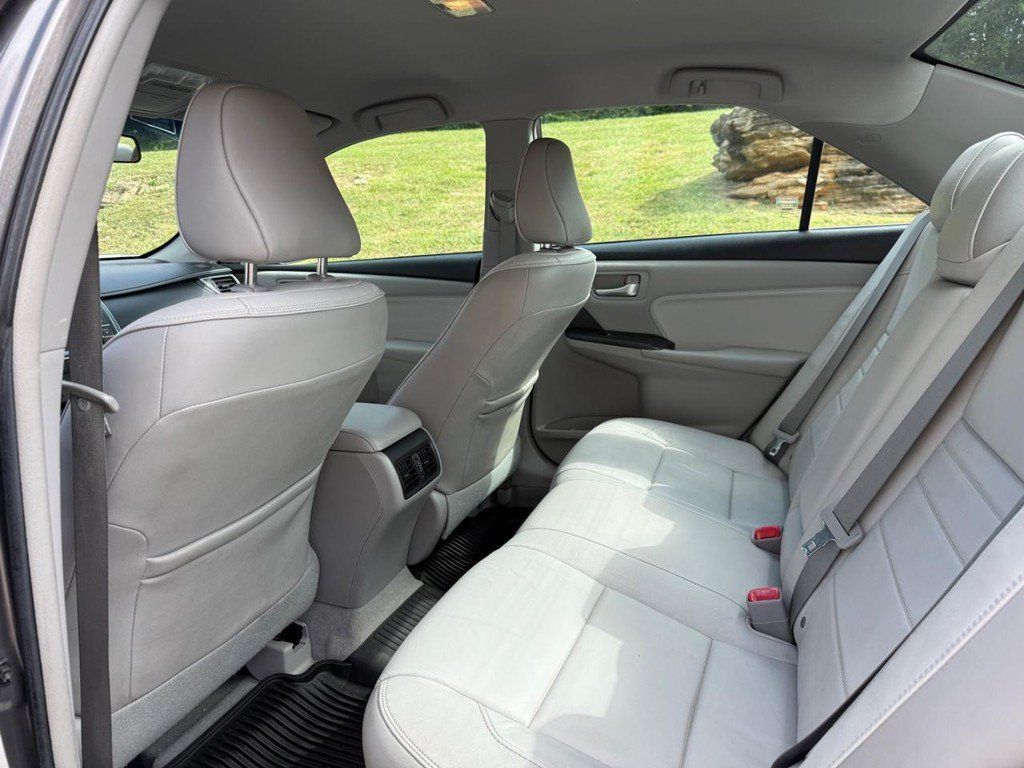 Used 2017 Toyota Camry XLE FWD image 8
