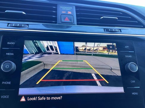 Used 2022 Volkswagen Tiguan SE R-Line image 16