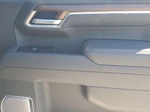 Certified 2025 Chevrolet Silverado 1500 High Country image 44