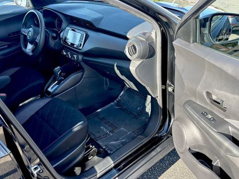 Used 2018 Nissan Kicks S image 26