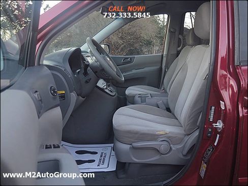 Used 2012 Kia Sedona LX image 8