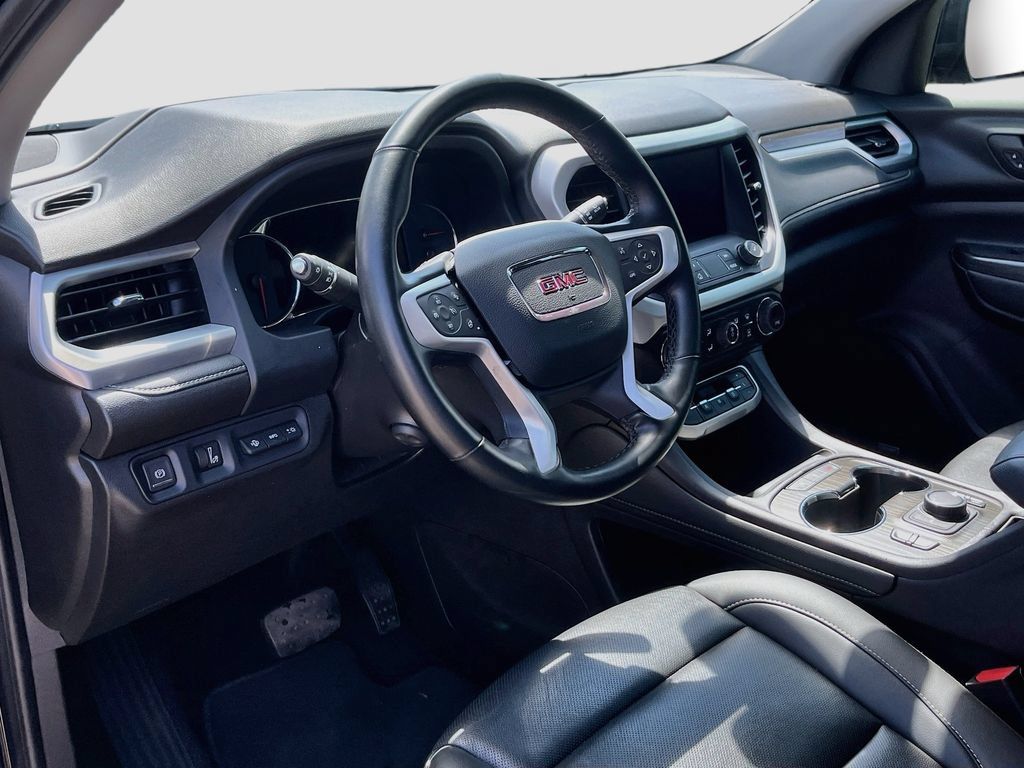 Used 2023 GMC Acadia SLT w/ Elevation Edition FWD image 9
