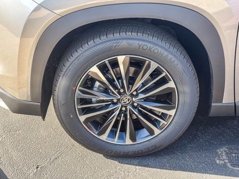 New 2026 Toyota Grand Highlander AWD Hybrid image 11