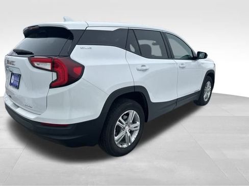 Used 2024 GMC Terrain SLE image 8