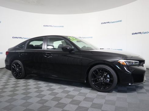 Used 2025 Honda Civic Sport image 4