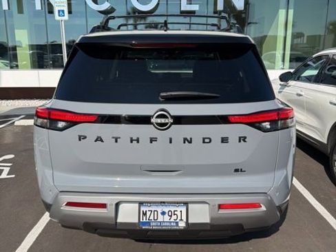 Used 2023 Nissan Pathfinder SL w/ SL Premium Package image 6