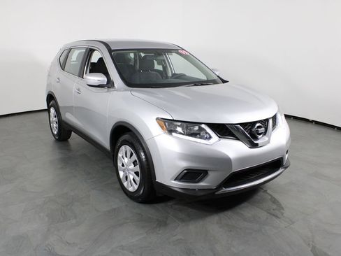 Used 2015 Nissan Rogue S image 4