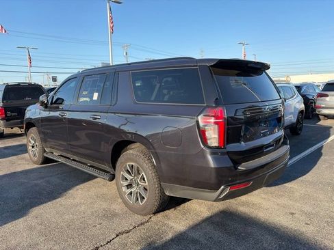Used 2023 Chevrolet Suburban Z71 w/ Z71 Off-Road Package AWD/4WD image 3