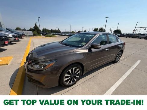 Used 2016 Nissan Altima 2.5 SL w/ 2.5 Technology w/LED Package FWD image 1