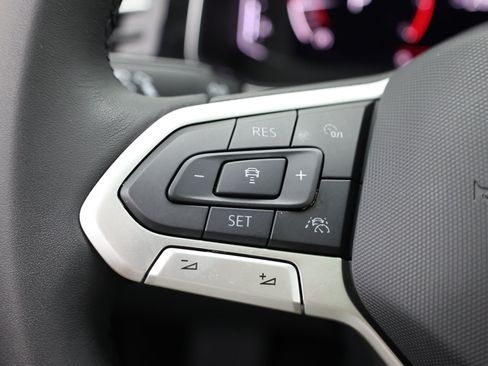 Used 2026 Volkswagen Jetta SEL FWD image 31