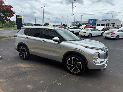 Used 2024 Mitsubishi Outlander SE AWD/4WD image 6