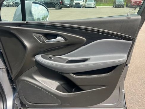 Used 2020 Buick Envision Essence FWD image 10