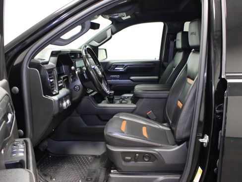 Used 2023 GMC Sierra 1500 AT4 w/ Technology Package AWD/4WD image 18
