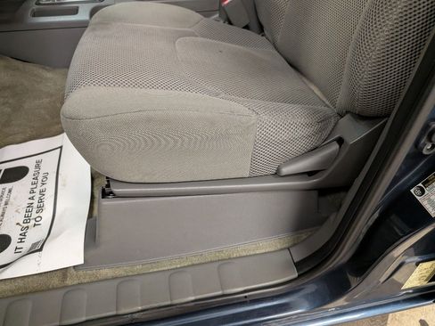 Used 2017 Nissan Frontier SV image 8