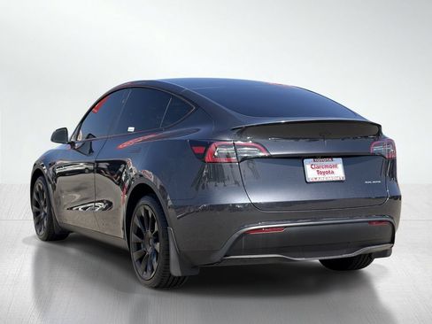 Used 2024 Tesla Model Y Long Range AWD/4WD image 4