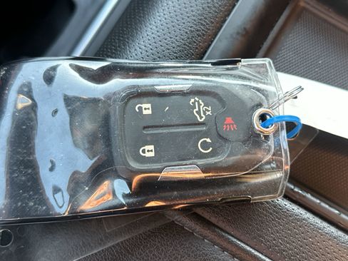 Used 2020 Chevrolet Silverado 3500 High Country image 34