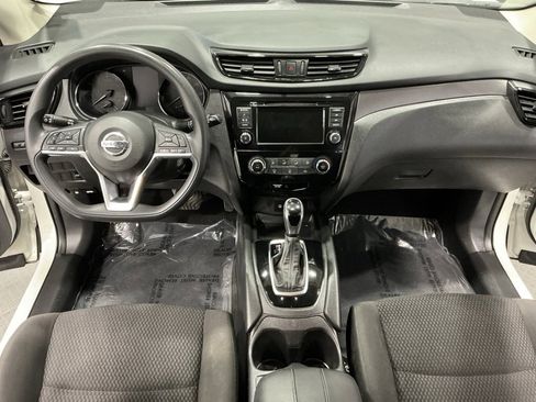 Used 2019 Nissan Rogue Sport S image 14