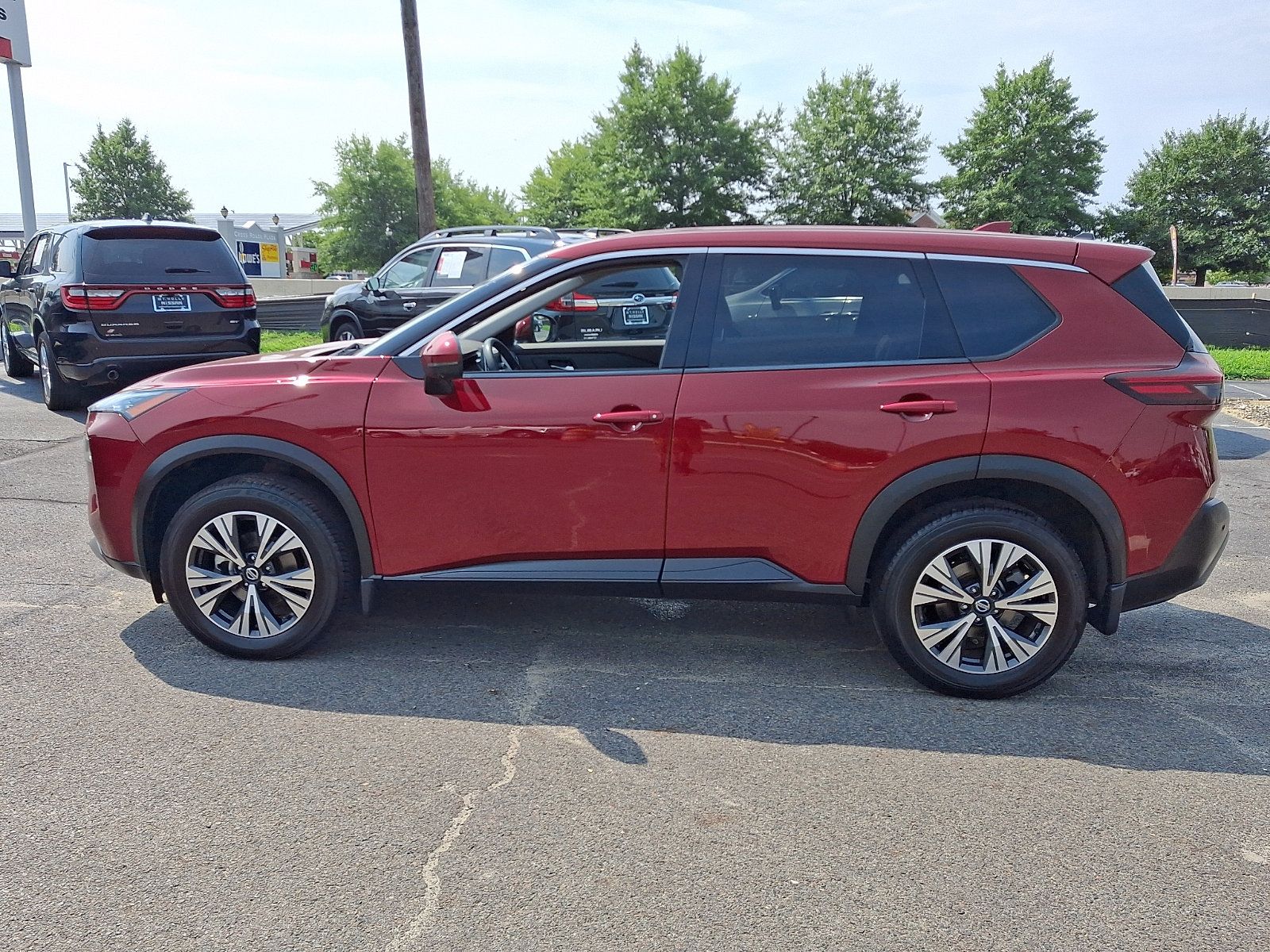 Used 2021 Nissan Rogue SV AWD/4WD image 4