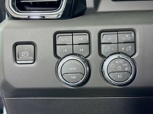 New 2026 GMC Sierra 3500 Denali Ultimate AWD/4WD image 10