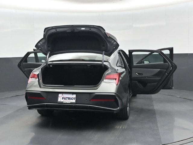 Used 2024 Hyundai Elantra Limited FWD image 49