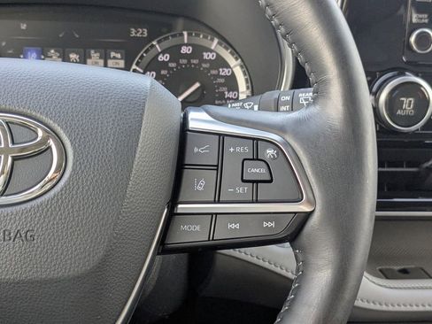 Used 2021 Toyota Highlander Limited image 28