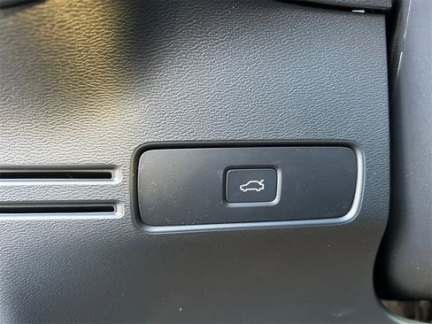 New 2026 Volvo XC40 B5 Ultra w/ Climate Package image 21