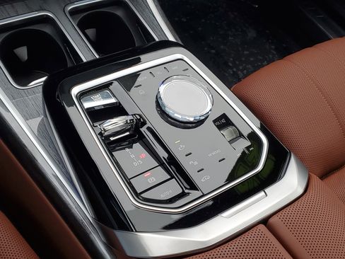 Certified 2023 BMW 760i xDrive w/ Executive Package image 20