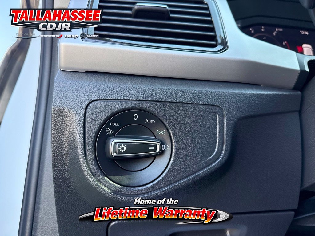 Used 2023 Volkswagen Atlas SE w/ Panoramic Sunroof Package FWD image 37