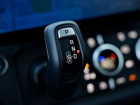 New 2026 Land Rover Defender 110 X-Dynamic SE image 45