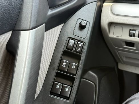 Used 2014 Subaru Forester 2.5i AWD/4WD image 32