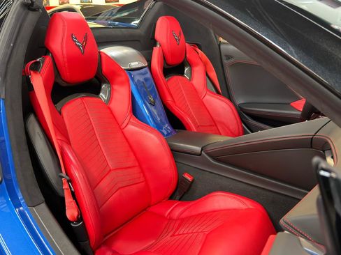 Used 2021 Chevrolet Corvette Stingray Premium Conv w/ Z51 Performance Package RWD image 18