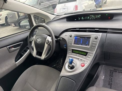 Used 2015 Toyota Prius Two image 12