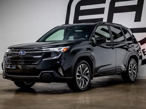 Used 2025 Subaru Forester Touring w/ Popular Package - Touring image 26