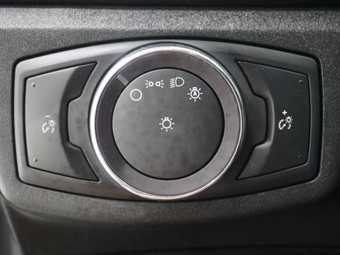 Used 2019 Ford Fusion SE FWD image 21